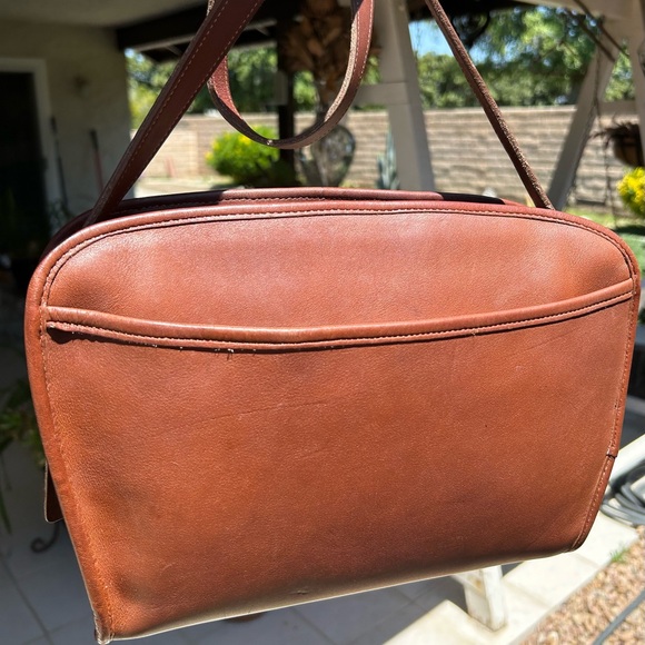 COACH Vintage ‘92 Brighton Crossbody Bag in British Tan - Picture 4 of 16